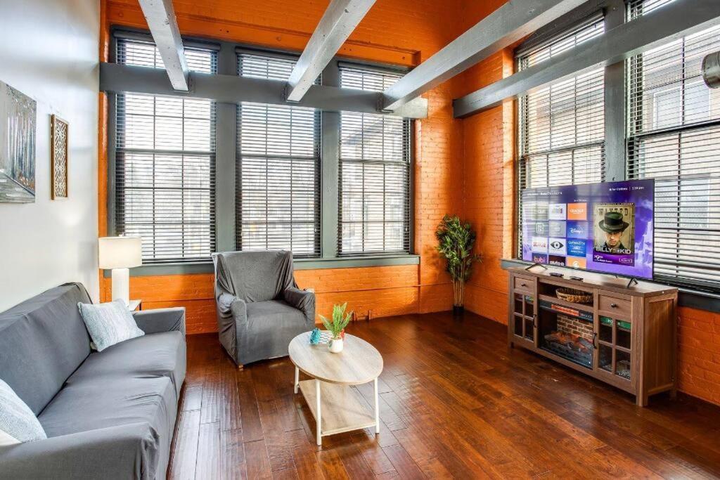 فيلا Centric Modern Loft W/ King Beds & Smart Gametable روتشستر المظهر الخارجي الصورة